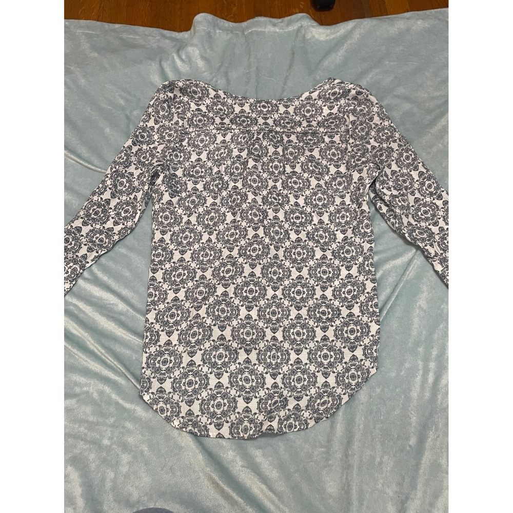 Cathy Daniels Women Navy Blue White Damask Medallion V-Neck High-Low Blouse M